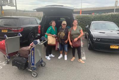 Ida y vuelta: traslados privados con todo incluido desde los aeropuertos de la ciudad de Nueva York Ida y vuelta: traslados privados con todo incluido desde los aeropuertos de la ciudad de Nueva York