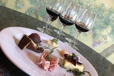 Experiencia de vino y aperitivo en Hill Country Experiencia de vino y aperitivo en Hill Country