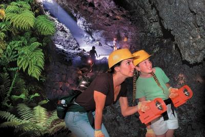Tour de lujo en grupos pequeños: Viaje de un día a la caverna de Hana y Ka Tour de lujo en grupos pequeños: Viaje de un día a la caverna de Hana y Ka'eleku