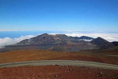 Excursión en bicicleta de un día a Maui Haleakala con jinetes de montaña 26 millas 6500 hasta el nivel del mar Excursión en bicicleta de un día a Maui Haleakala con jinetes de montaña 26 millas 6500 hasta el nivel del mar