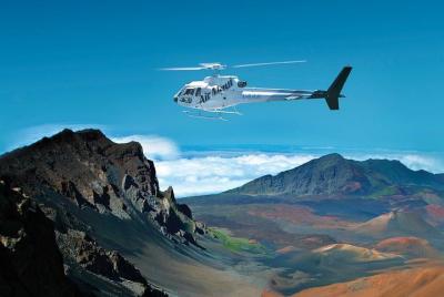 Recorrido en helicóptero de 45 por Maui sobre el cráter Haleakala Recorrido en helicóptero de 45 por Maui sobre el cráter Haleakala