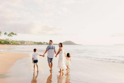 Sesión de fotografía de vacaciones privadas de 120 minutos con un fotógrafo local en Maui Sesión de fotografía de vacaciones privadas de 120 minutos con un fotógrafo local en Maui