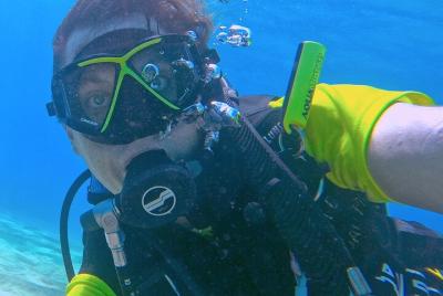 Descubra el buceo o obtenga la certificación de buceador de aguas abiertas PADI. ¡Diversión para todos! Descubra el buceo o obtenga la certificación de buceador de aguas abiertas PADI. ¡Diversión para todos!