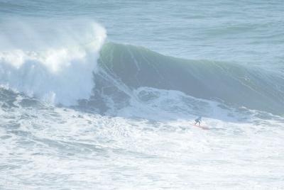 LESSON SURF - Lecciones de surf de calidad de un surfista de olas grandes LESSON SURF - Lecciones de surf de calidad de un surfista de olas grandes