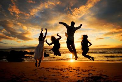 Familia y pareja fotografía de playa Familia y pareja fotografía de playa