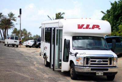Transporte de ida y vuelta: Aeropuerto de Kahului en Maui Transporte de ida y vuelta: Aeropuerto de Kahului en Maui