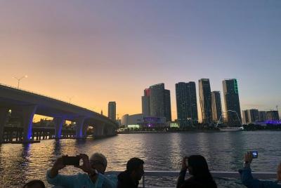 Recorrido turístico combinado por Miami: recorrido turístico por la ciudad, crucero por la bahía de Biscayne y paseo en hidrodeslizador por los Everglades Recorrido turístico combinado por Miami: recorrido turístico por la ciudad, crucero por la bahía de Biscayne y paseo en hidrodeslizador por los Everglades