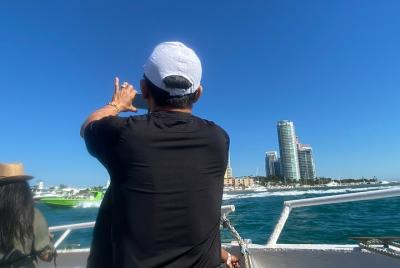 Crucero al atardecer por el horizonte de Miami con actualización opcional a Hard Rock Cafe y Sky Wheel