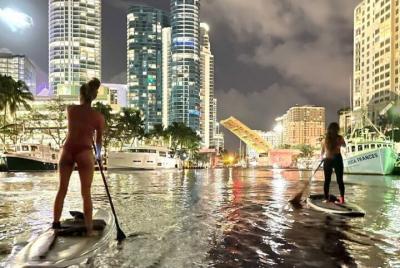 Noche en Paddleboard Under the Lights Experience en Miami Noche en Paddleboard Under the Lights Experience en Miami