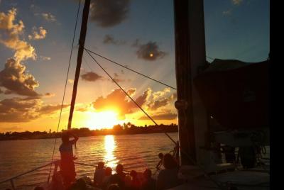 Crucero al atardecer de Castaway the Day en Miami
