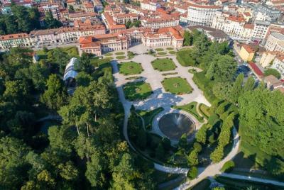 Visita guiada privada a Varese y Holy Mountain, desde Milán Visita guiada privada a Varese y Holy Mountain, desde Milán