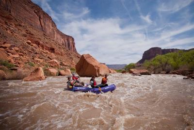 Experiencia de Fisher Towers Rafting desde Moab Experiencia de Fisher Towers Rafting desde Moab