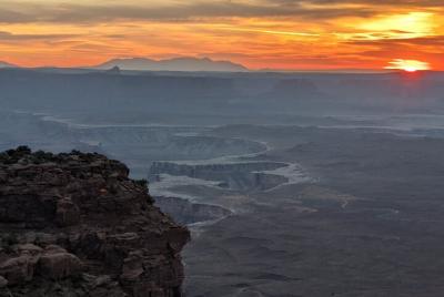 Caminata al atardecer en el Parque Nacional Devil's Garden Arches