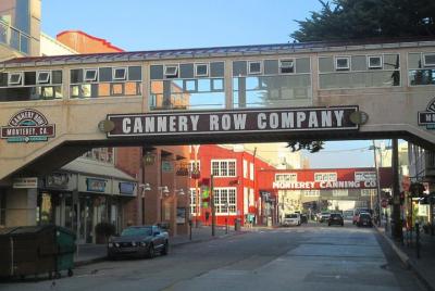 Histórico Cannery Row: explore el Monterey de John Steinbeck en un recorrido a pie de audio Histórico Cannery Row: explore el Monterey de John Steinbeck en un recorrido a pie de audio