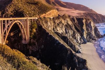 Conducir por la costa de California: un recorrido de conducción de audio autoguiado Conducir por la costa de California: un recorrido de conducción de audio autoguiado