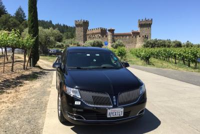 Excursión privada de 6 horas a Napa Wine en un crossover Lincoln MKT (hasta 4 pasajeros)