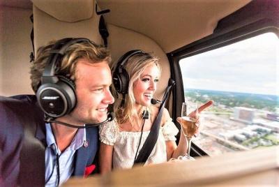 Tour en helicóptero con champán por el centro de Nashville y Music City (20 minutos) Tour en helicóptero con champán por el centro de Nashville y Music City (20 minutos)