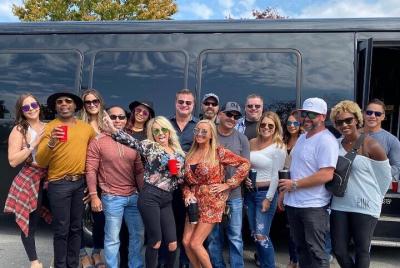 Tour privado en autobús de fiesta de lujo por Nashville (4, 6 u 8 horas) Tour privado en autobús de fiesta de lujo por Nashville (4, 6 u 8 horas)