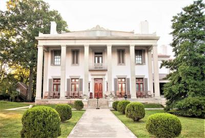 Visita guiada a la mansión Belle Meade con cata de vinos de cortesía Visita guiada a la mansión Belle Meade con cata de vinos de cortesía
