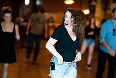 Clase de baile de 1 hora en Nashville Line Clase de baile de 1 hora en Nashville Line