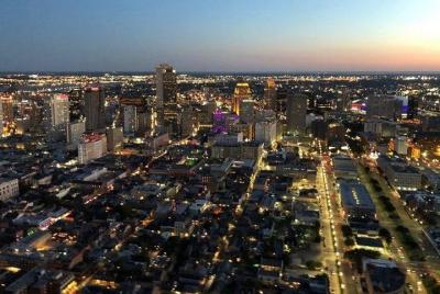 Tour nocturno en helicóptero por las luces de la ciudad de Nueva Orleans: 24-30 minutos