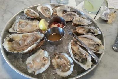 Comida callejera privada de Nueva Orleans y aventura culinaria a pie