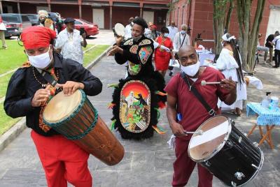 Aventura en el Barrio Francés con músico local