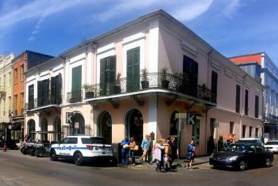 Struttin 'Down Royal Street Walking Audio por VoiceMap