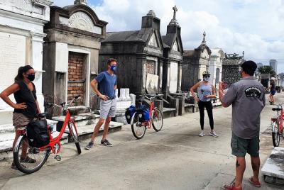Recorrido en bicicleta por el cementerio y el distrito de los jardines de Nueva Orleans