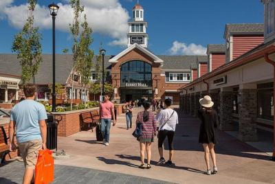 Recorrido por las tiendas de marca con descuento de Woodbury Common Premium Outlets desde Manhattan