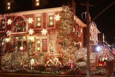 Tour Dycker Heights and Christmas Lights $39 dolares