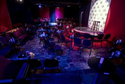 Evite las colas: boleto LOL New York Comedy Club Times Square