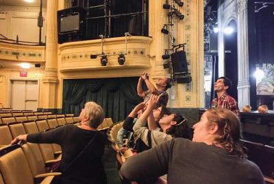 Evite las colas: recorrido por la entrada histórica al teatro Hudson