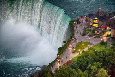Recorrido por las cataratas del Niágara en Canadá desde Niágara en Estados Unidos