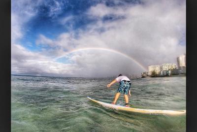 Lecciones de surf en Hawaii Paddle Assisted Lecciones de surf en Hawaii Paddle Assisted