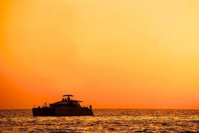 Aventura de navegación al atardecer de 2 horas en Waikiki desde Honolulu Aventura de navegación al atardecer de 2 horas en Waikiki desde Honolulu