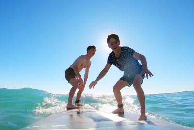 Lección de surf semiprivada de 2 horas de Waikiki Lección de surf semiprivada de 2 horas de Waikiki