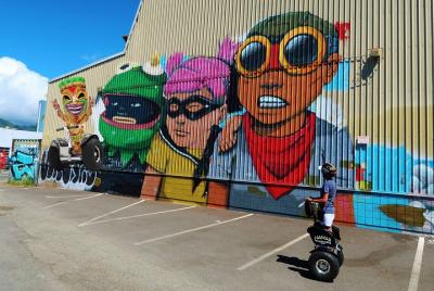 Visita guiada de arte callejero en aerodeslizador por Kaka Visita guiada de arte callejero en aerodeslizador por Kaka'ako, Isla Mágica, Ala Moana y más