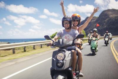 Paseo en scooter estilo hawaiano por O Paseo en scooter estilo hawaiano por O'ahu por el día