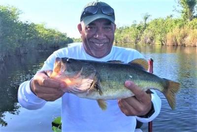 Carta de pesca privada en el lago June en Florida (opciones de 4 o 6 horas) Carta de pesca privada en el lago June en Florida (opciones de 4 o 6 horas)
