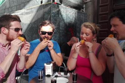 Visita histórica a pie por Madrid con cata de vino y comida