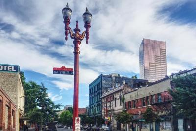 Introducción al tour a pie de grupos pequeños de Portland Introducción al tour a pie de grupos pequeños de Portland