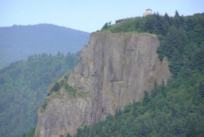 Excursión de la Catarata Multomah y la Garganta del río Columbia desde Portland. Excursión de la Catarata Multomah y la Garganta del río Columbia desde Portland.