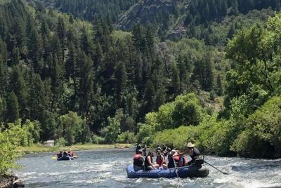 ¡Excursiones privadas de rafting y kayak por el río! ¡Excursiones privadas de rafting y kayak por el río!