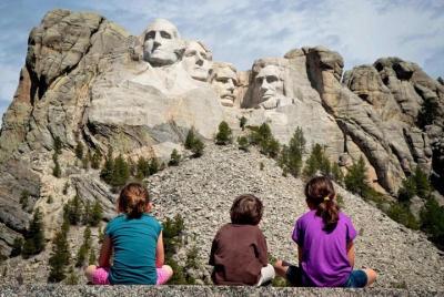 Tour de Mount Rushmore y Black Hills que incluye 2 comidas y un espectáculo de variedades de música