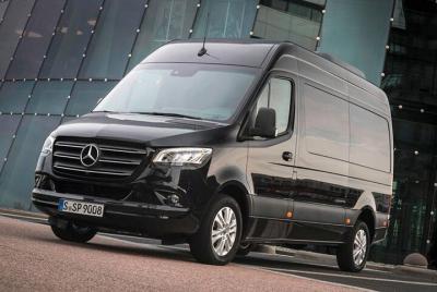 Traslado privado: San Antonio al aeropuerto de San Antonio en sedán, SUV o minibús