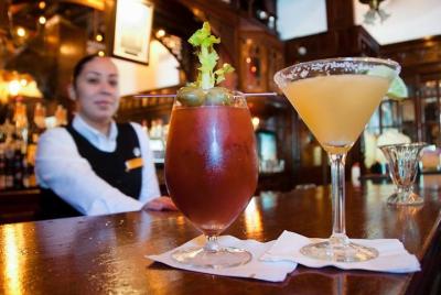 Tour de San Antonio Nooner: almuerzo, libaciones e historia