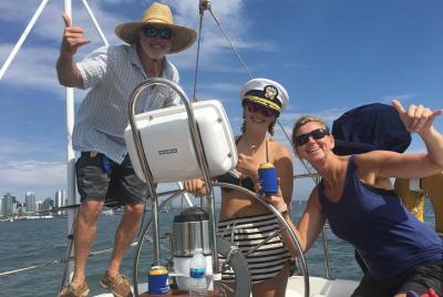 Recorrido de vela asequible y de lujo por la bahía de San Diego y los canales costeros Recorrido de vela asequible y de lujo por la bahía de San Diego y los canales costeros