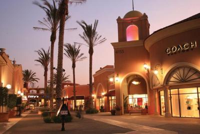 Tour de compras en San Diego al Outlet de Las Amercias Tour de compras en San Diego al Outlet de Las Amercias