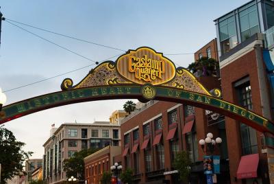Tour privado a pie por San Diego: Little Italy y Gaslamp Quarter Tour privado a pie por San Diego: Little Italy y Gaslamp Quarter